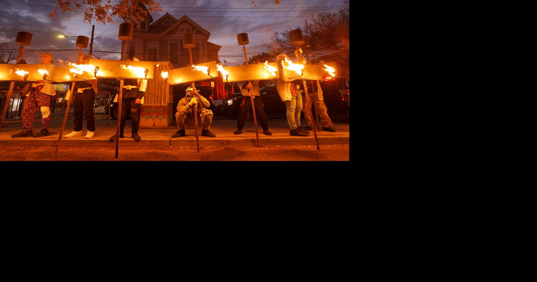 mardi gras flambeaux photos
