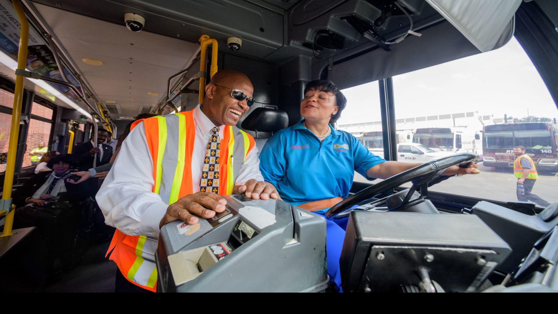 Real-time streetcar, bus tracking? New Orleans RTA unveils new app for that  | | nola.com