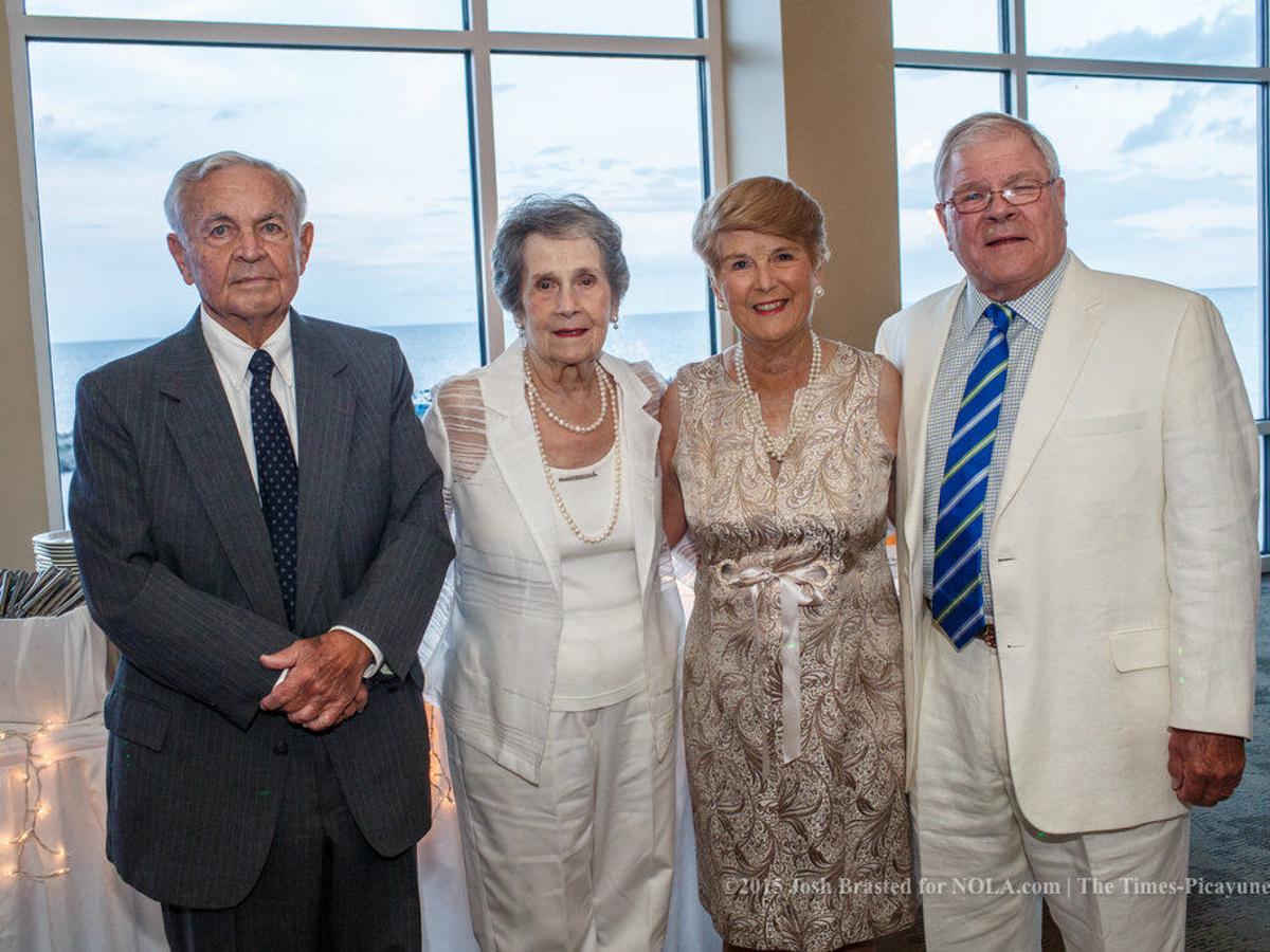 Six Debutantes And Their Guests Enjoy The Lights On The Lake Fete Parties Society Nola Com