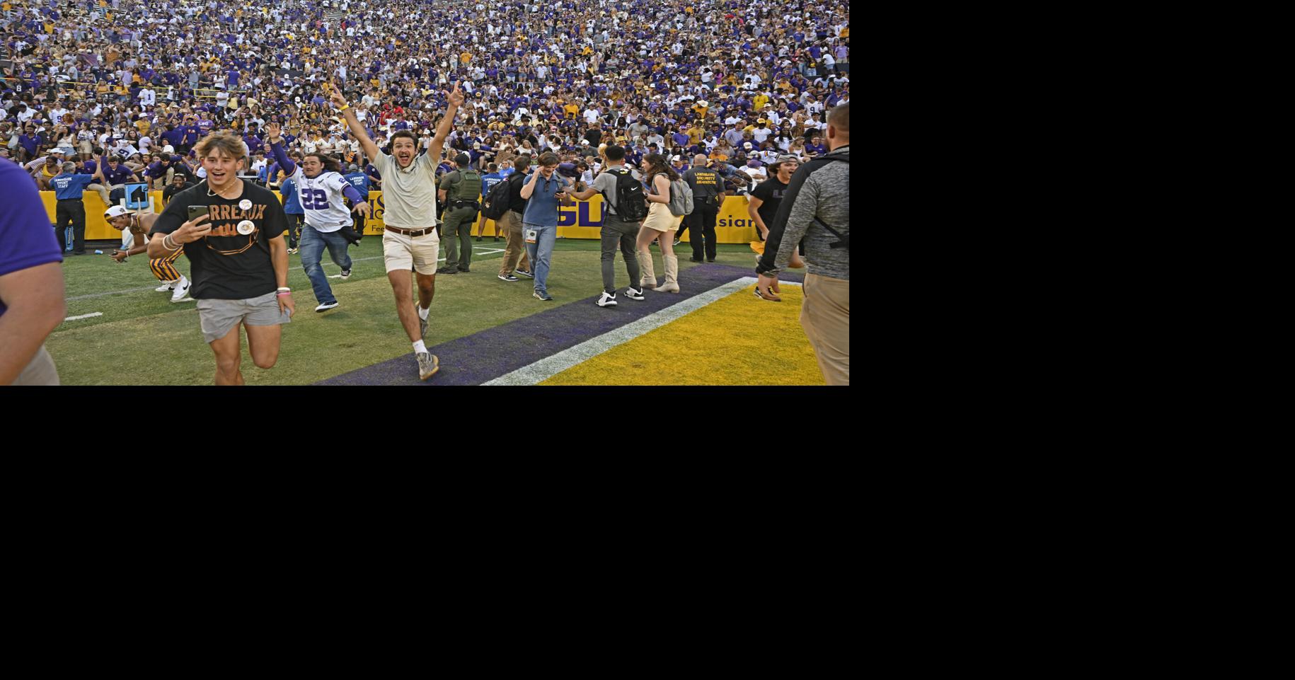 Lsu Fined 250000 After Fans Rushed The Field To Celebrate Beating Ole Miss Lsu
