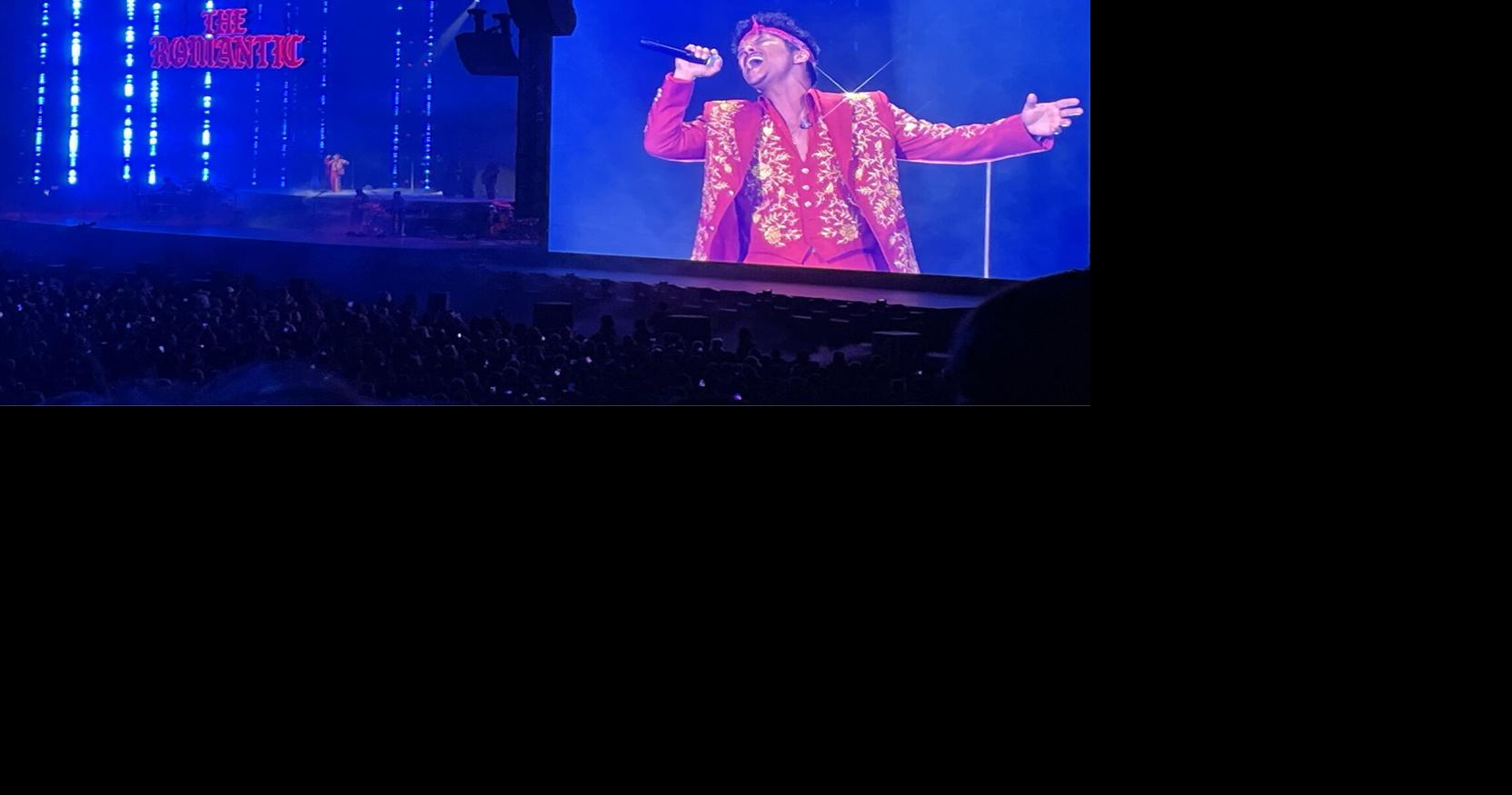 Bruno Mars was 'The Romantic' and an old-school showman at a sold-out Superdome
