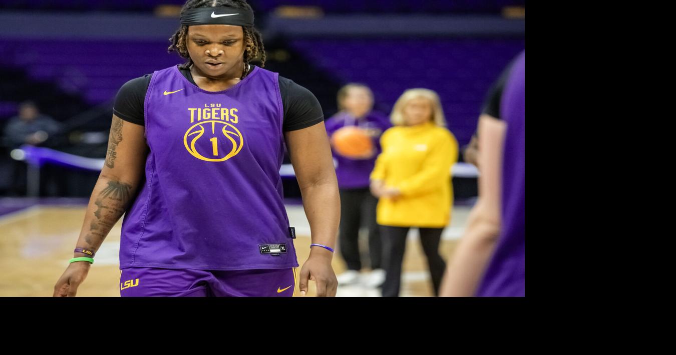 Kim Mulkey talks move to sit senior for Jacksonville win | Women’s Basketball