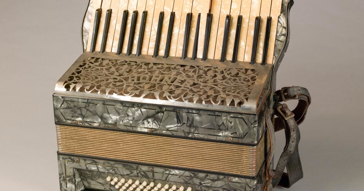 Example Of Southern Instruments Celebrate the history of Southern music at antiques forum ...