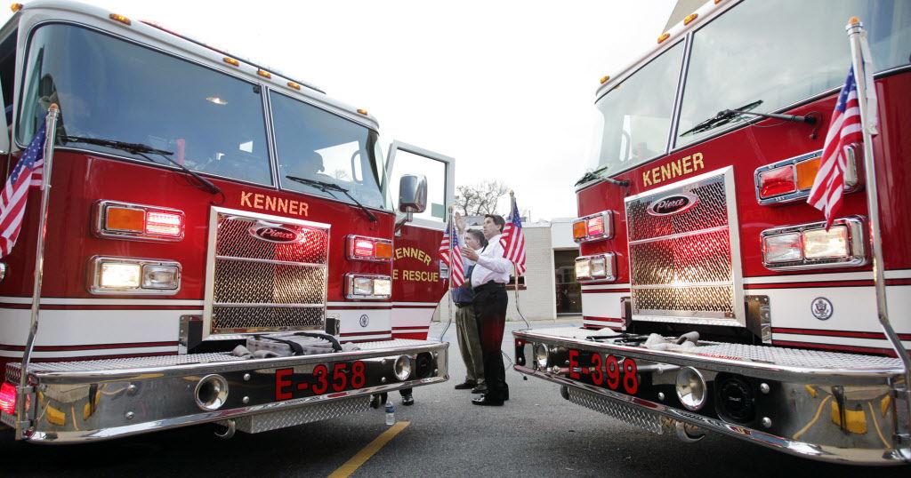 Kenner Fire Department responds to structure fire