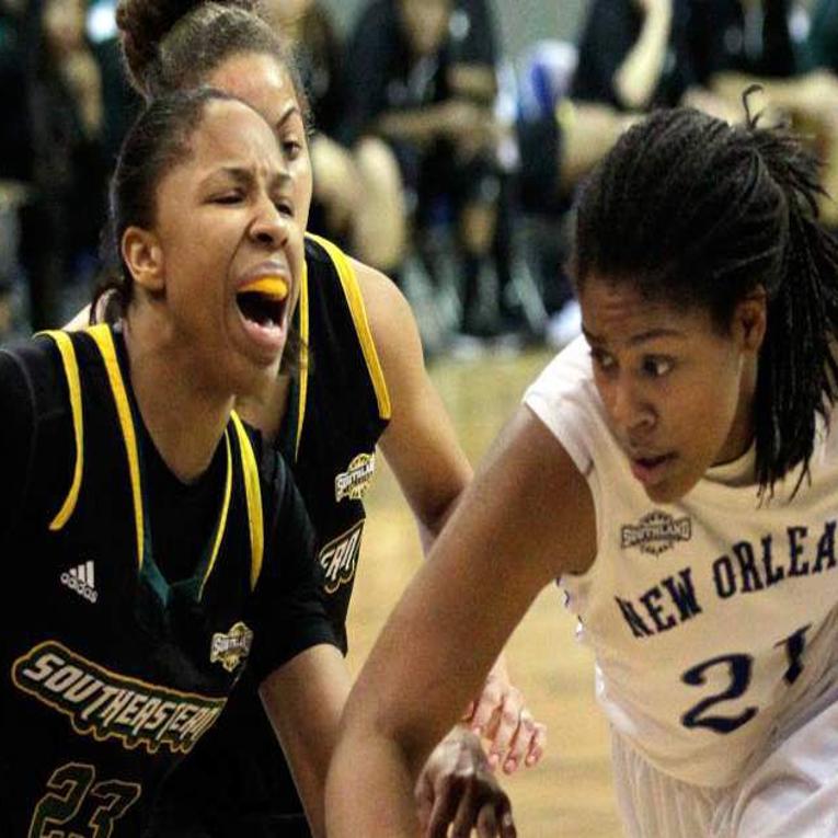 Randi Brown Will Be The Anchor For Uno Women S Basketball Sports