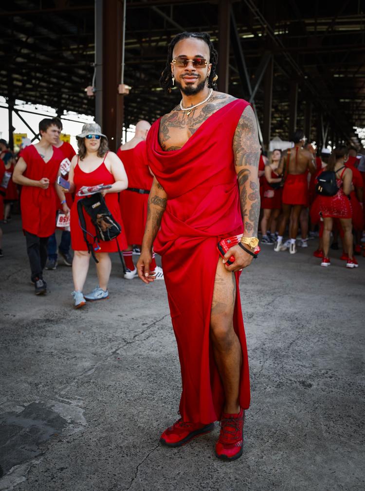 Photos Red Dress Run strolls in summer heat Photos Photos Red Dress Run strolls in summer heat Photos