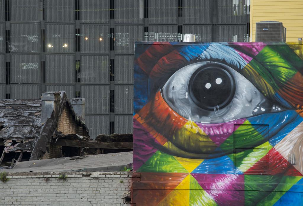 World Renowned Street Artist Kobra Paints Huge Satchmo Portrait In