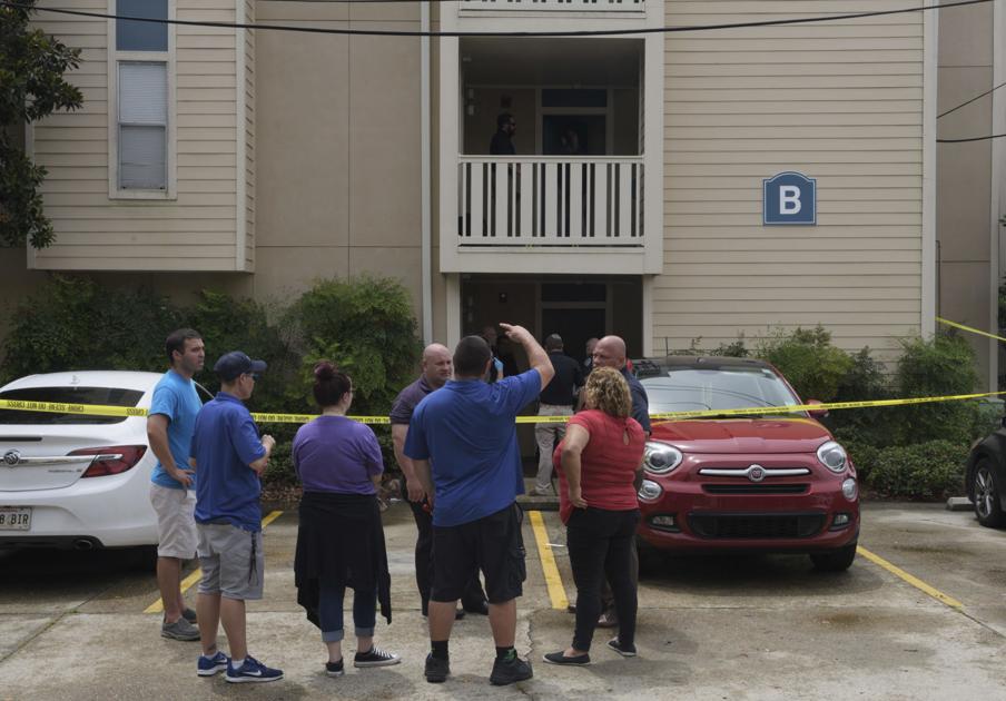 Woman dead, man wounded in double shooting at River Ridge