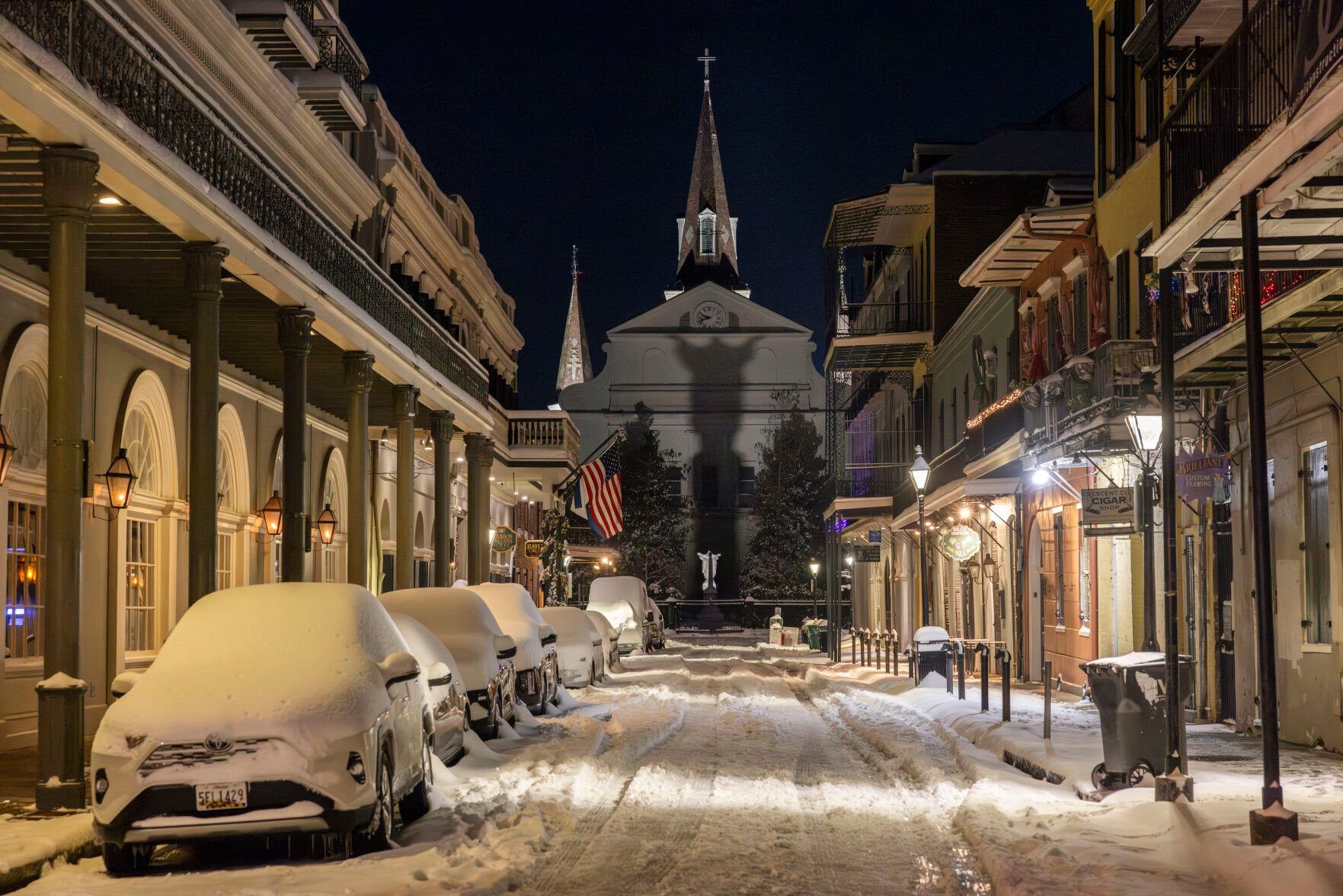 photos-snow-covers-bourbon-street-in-new-orleans-weather-nola