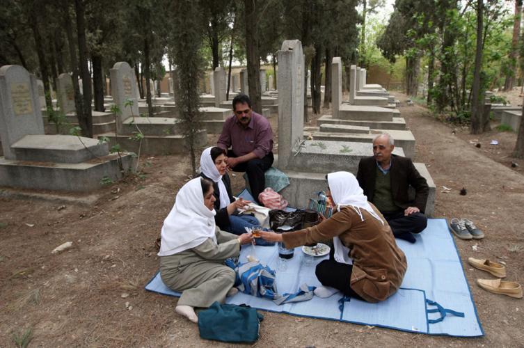 Jewish holiday Sukkot emphasizes building hut with symbols Entertainment/Life