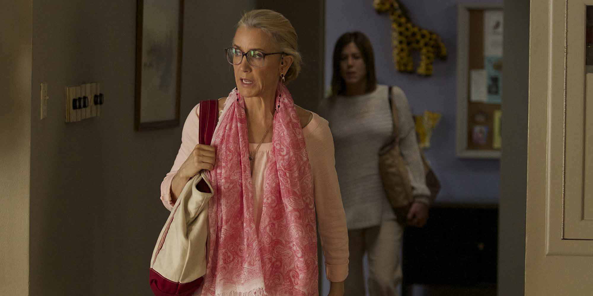 Jennifer Aniston chases pills with wine in 'Cake' trailer | EW.com