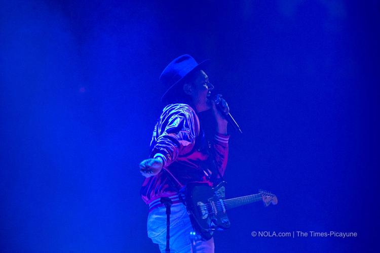 Arcade Fire Concert Burns Up The Uno Lakefront Arena Not Really Music Nola Com