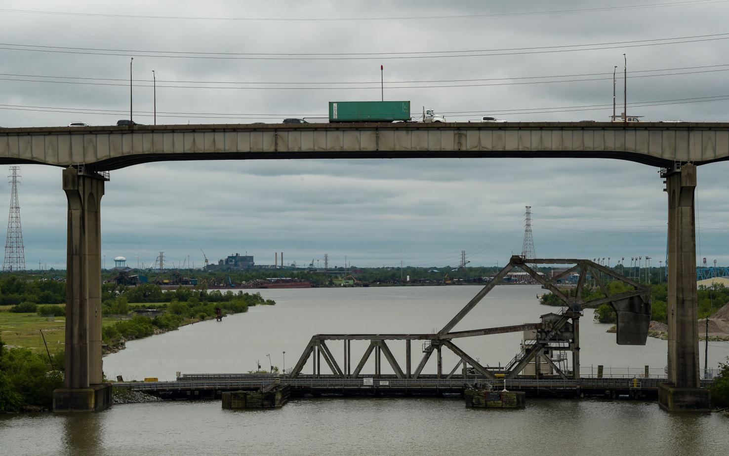 Crash near Highrise Bridge snarls I-10 traffic, DOTD says | News | nola.com
