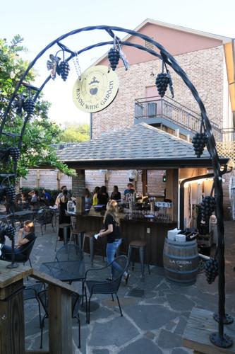 bayou wine garden1.jpg