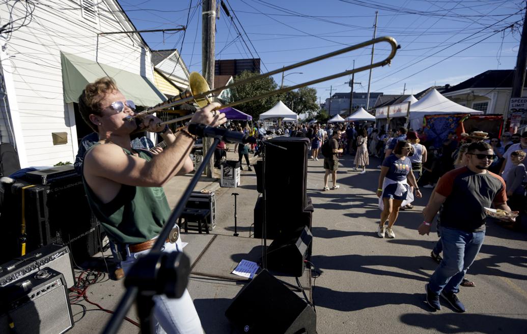 Photos Oak Street PoBoy Festival draws large crowd on a bright, sun