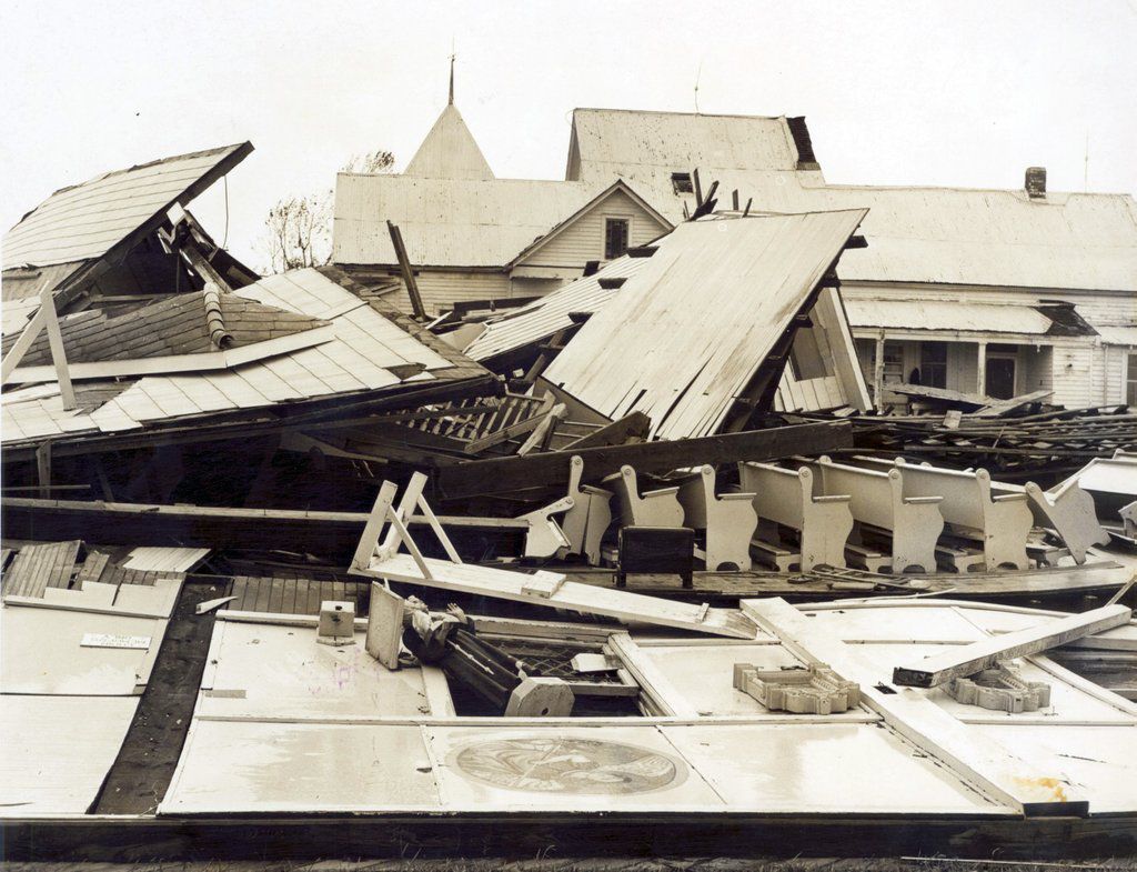 #50YearsAgo: Hurricane Betsy slammed New Orleans; Share memories, pics ...