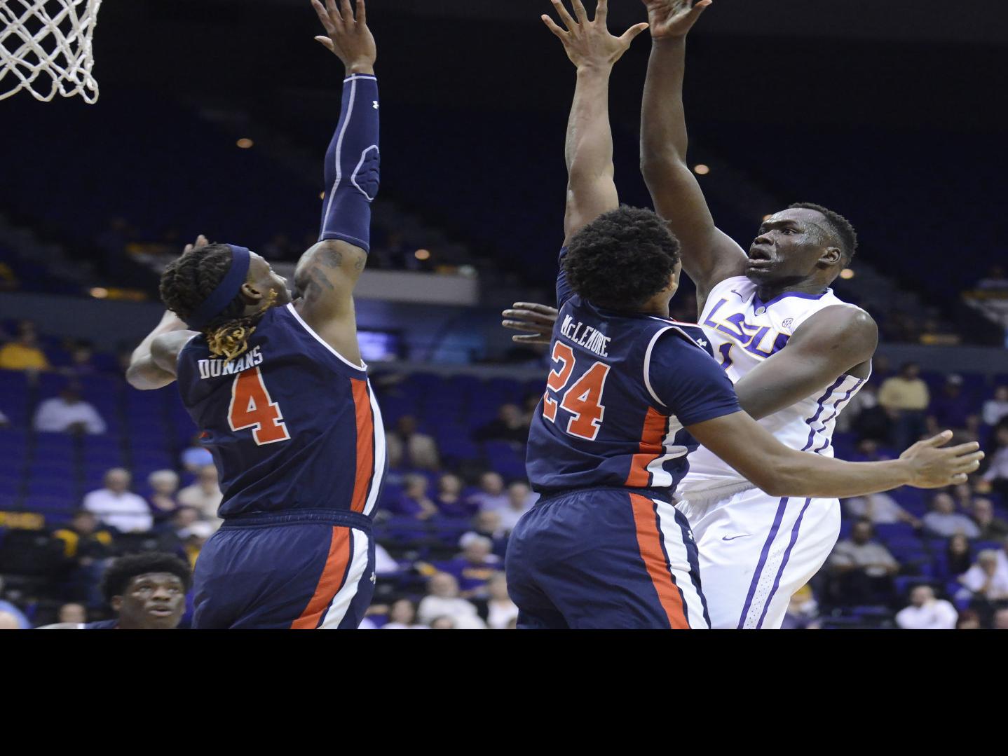 For Openers Will Wade New Look Lsu Basketball Team Take On