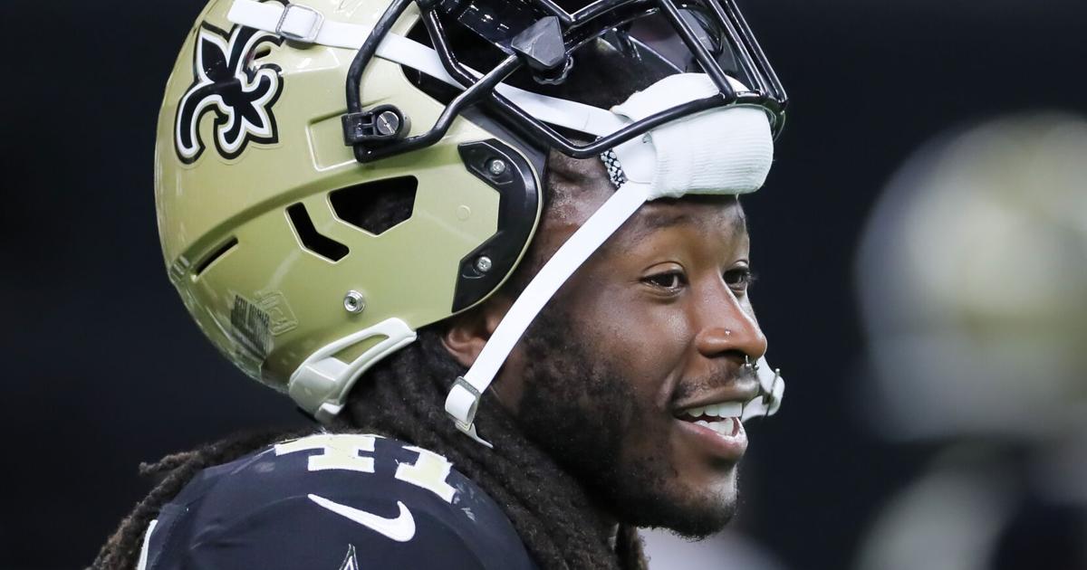 New Orleans Saints star Alvin Kamara surprises crowd at Savannah Bananas game in Tennessee