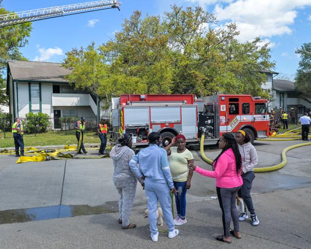 New Orleans to empty Oakmont Apartments, pay to relocate tenants from
