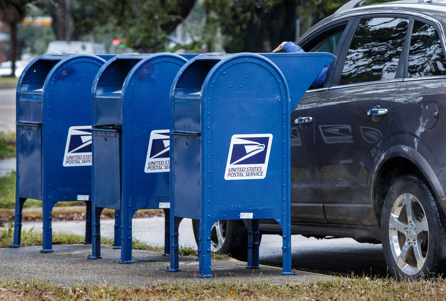 To thwart mail thievery stop using blue U.S. Post Office