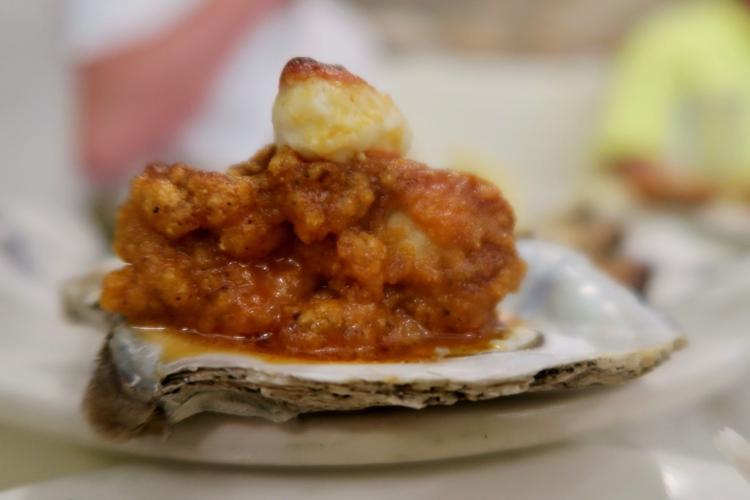 Felix’s opens new location on the New Orleans lakefront for oysters