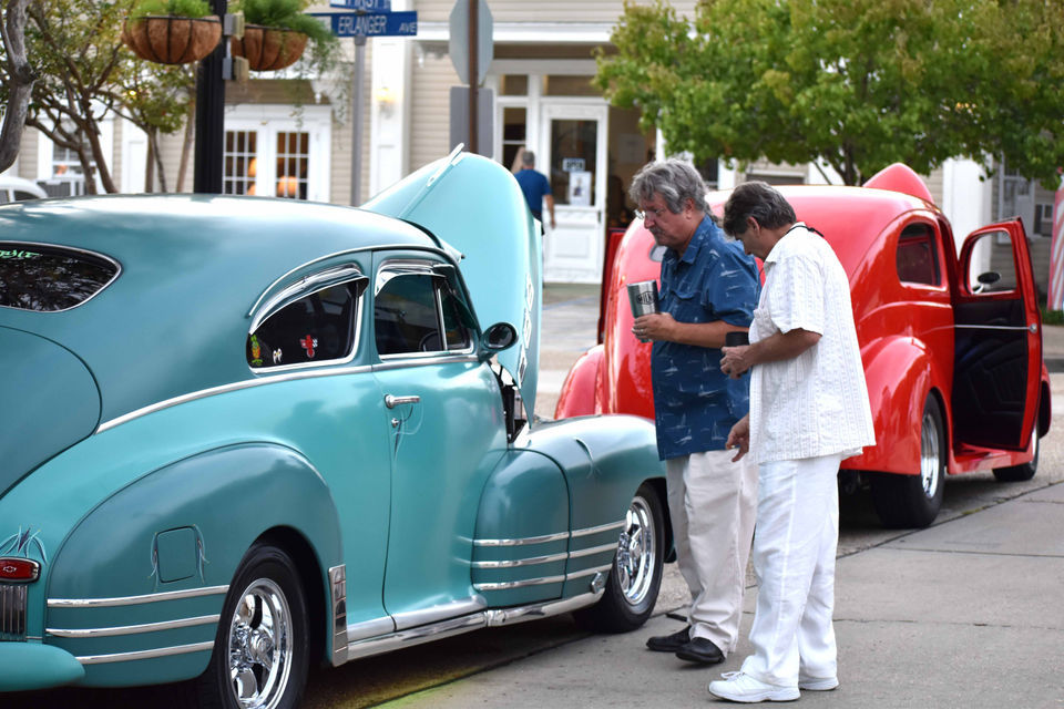 White Linen Lagniappe Lights Up Olde Towne Slidell Check Out The Fun Photos One Tammany Nola Com