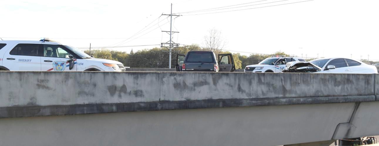 Jpso Chase Ends With Wrong Way Crash On West Bank Expressway Suspect Bites Deputy Crime 