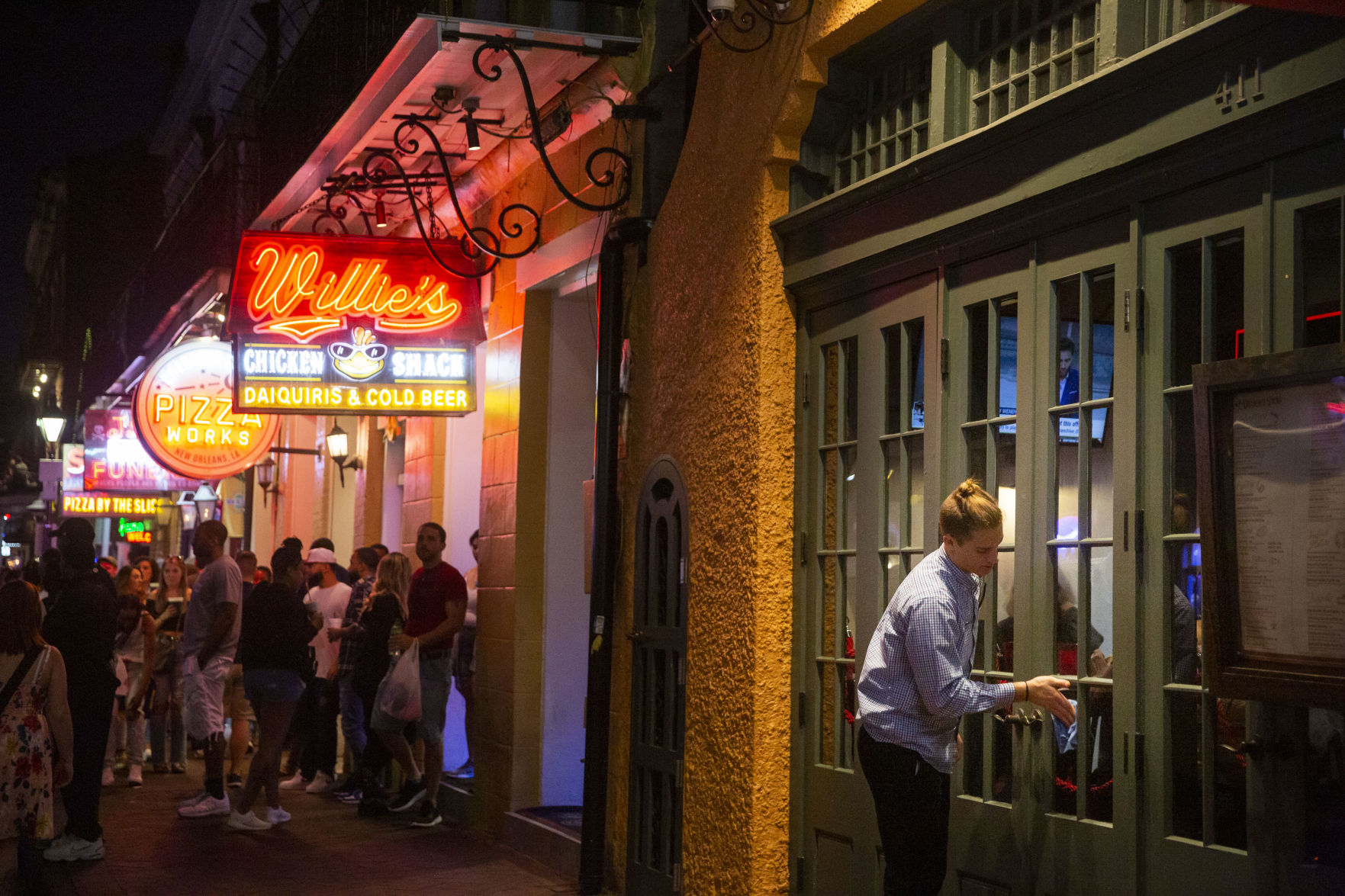 Photos: Sunday Night On Bourbon Street Amid Coronavirus Outbreak; Bars ...