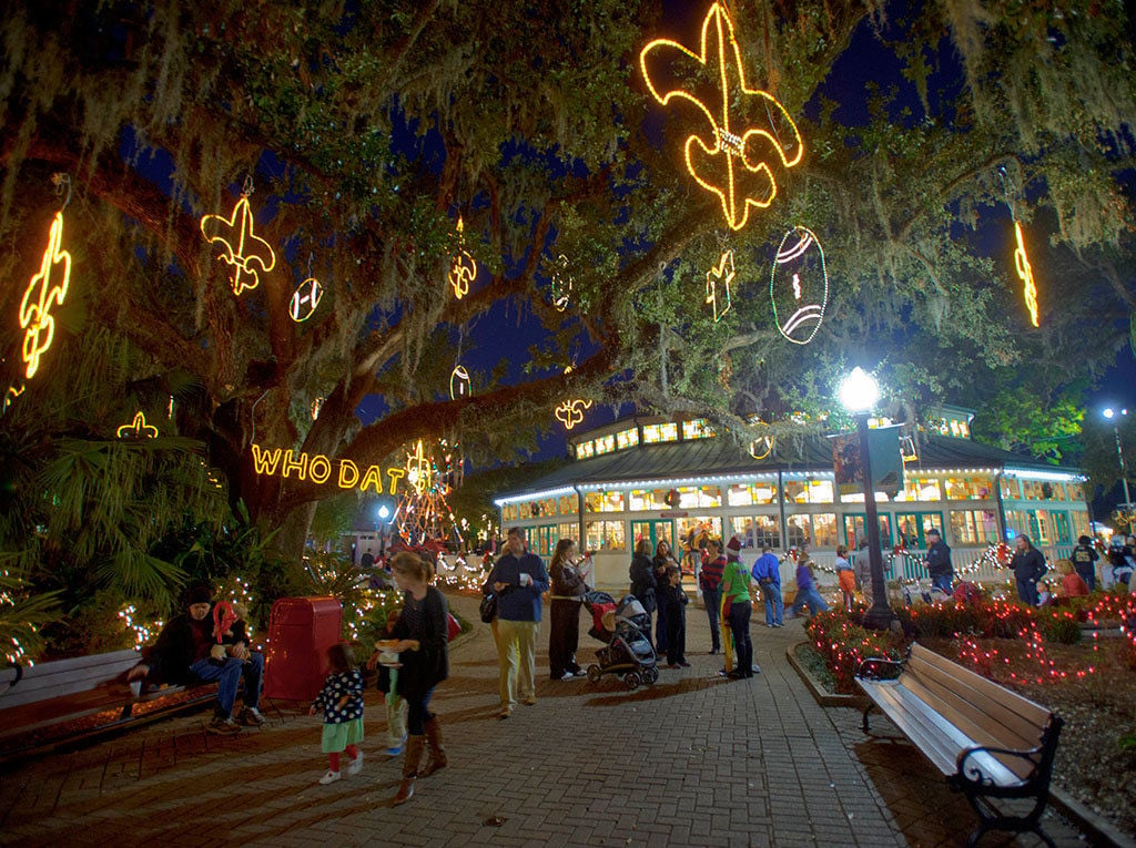 Christmas In The Oaks New Orleans 2025