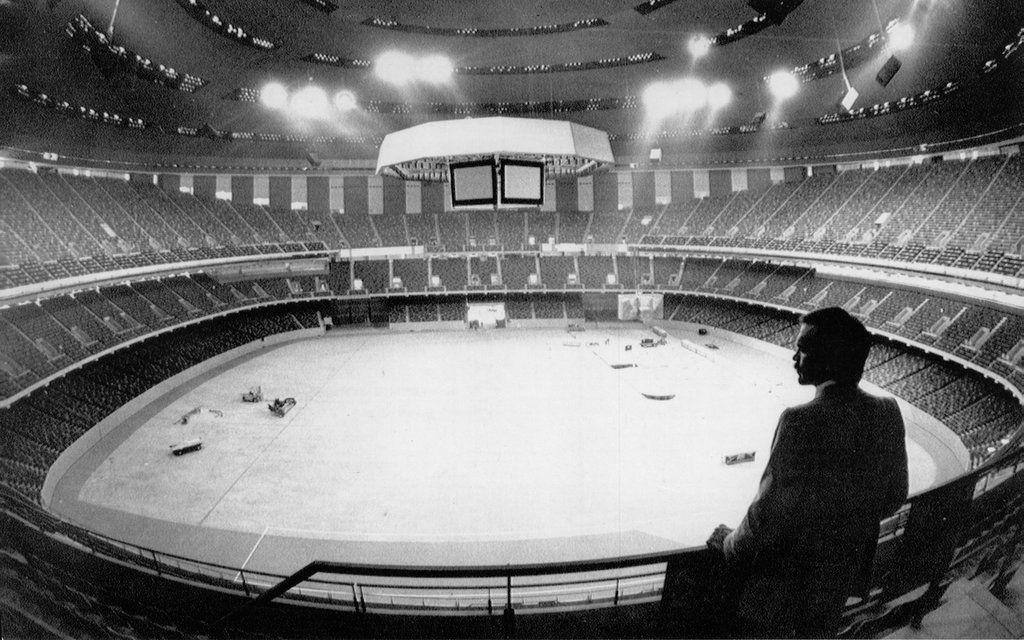 The Superdome hosts a New Orleans Pelicans AAA game in 1977. The Dome tried  to attract the Athletics and the Pirates to move in the late 70's/early  80's, but both teams decided