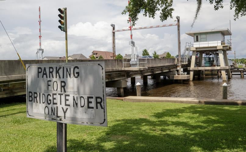 All agree traffic is a mess, but boaters and motorists spar over