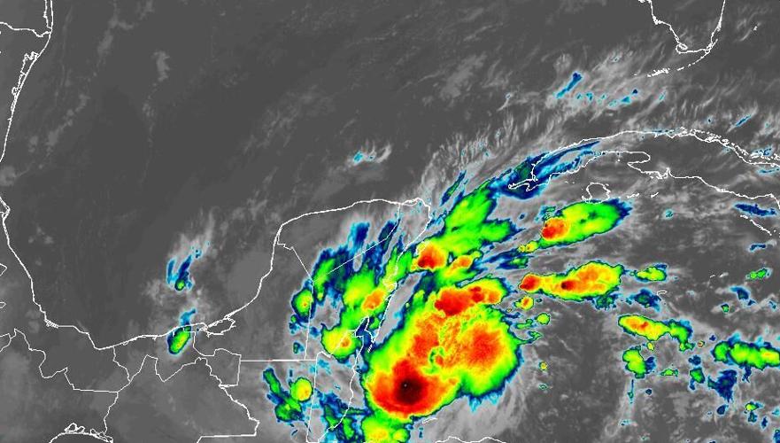 Hurricane Lisa 7am Nov 2 satellite