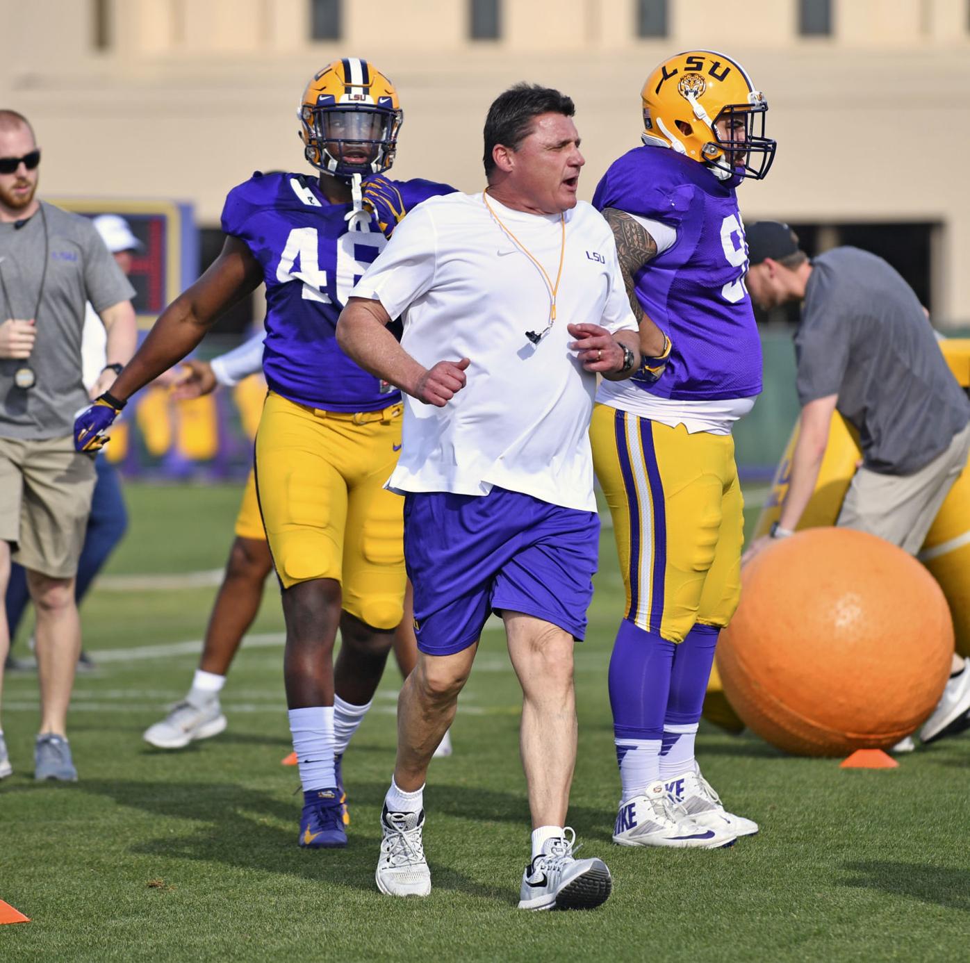 Ja'Marr Chase walked out of a drill after Les Miles told him to