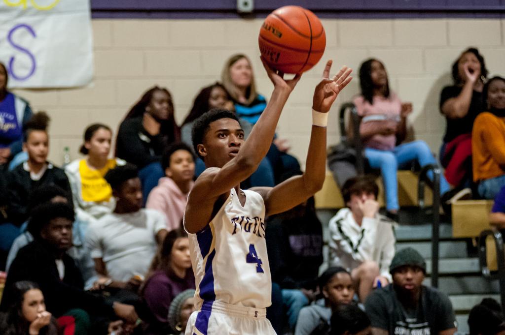 Thibodaux Maintains District 7 5a Lead With Win Over Hahnville