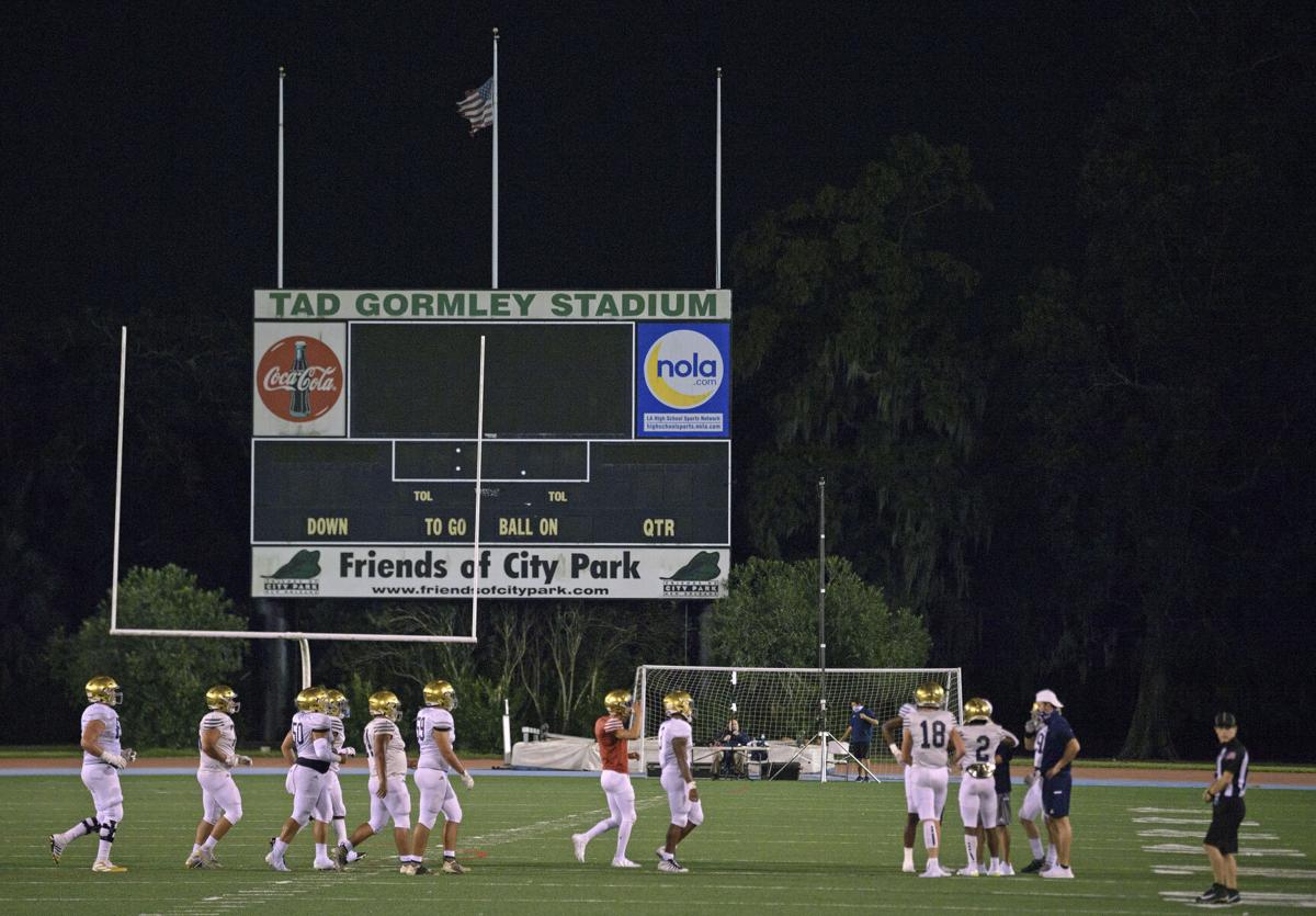 New Orleans high school football begins with temperature checks, strict