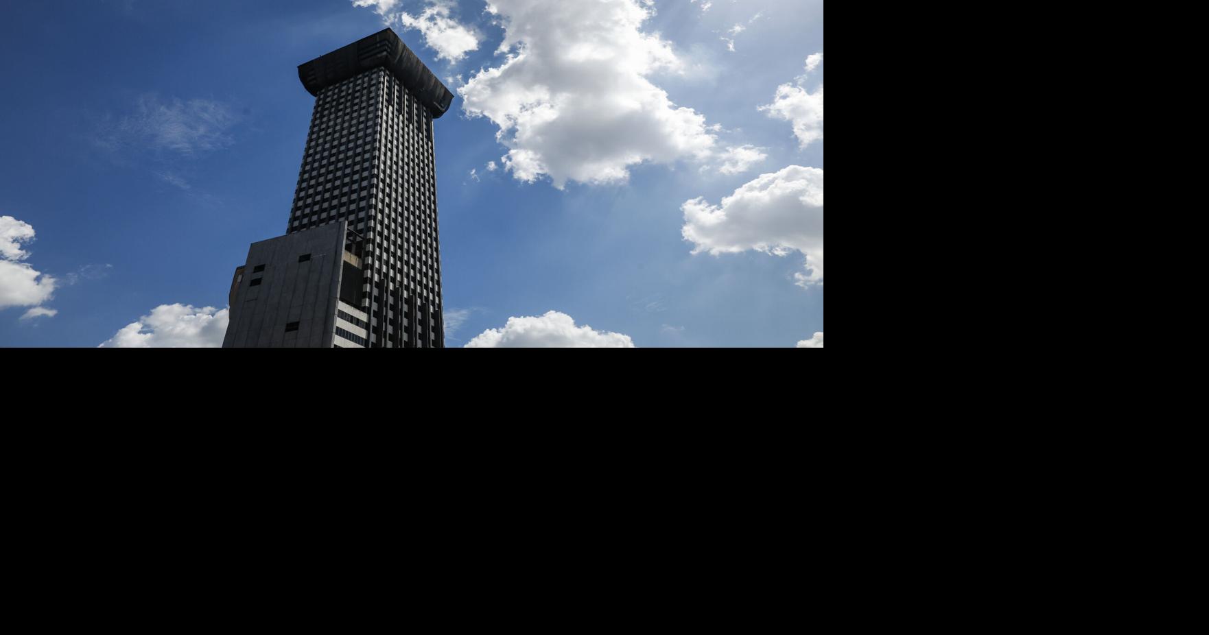 New Orleans police say teen fell to death from Plaza Tower