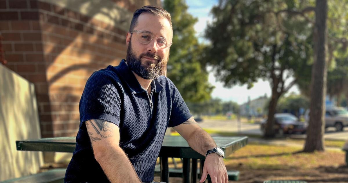 Mucho está en juego: Maestra de secundaria se compromete a seguir luchando contra la ley de los Diez Mandamientos de Louisiana