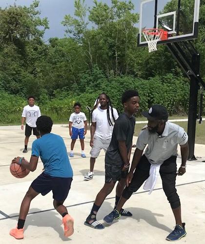 Basketball Ed Reed Walker: Ed Reed's latest gift to his hometown of St. Rose one for the ...