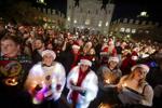 NO.caroling.122324.02.jpg