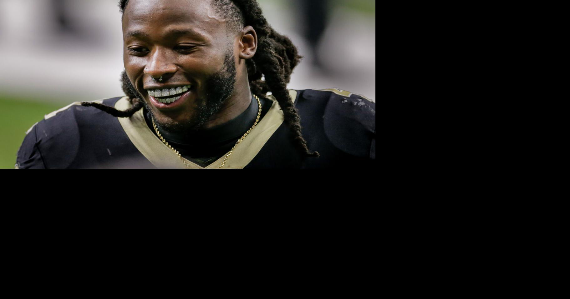 Alvin Kamara 1st in history with 500 rushing and receiving yards in
