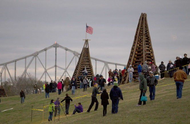 Christmas Eve Bonfires on the Levee: What to know and where to go 