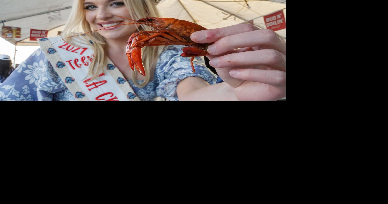 Photos Suck da heads and pinch da tails at the Louisiana Crawfish