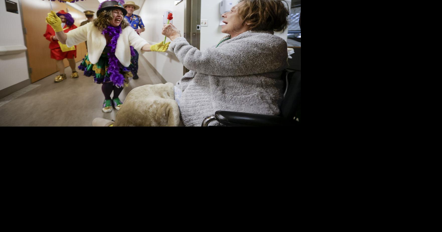 Photos: Mardi Gras Mitzva Makers bring Carnival to people unable to attend in person