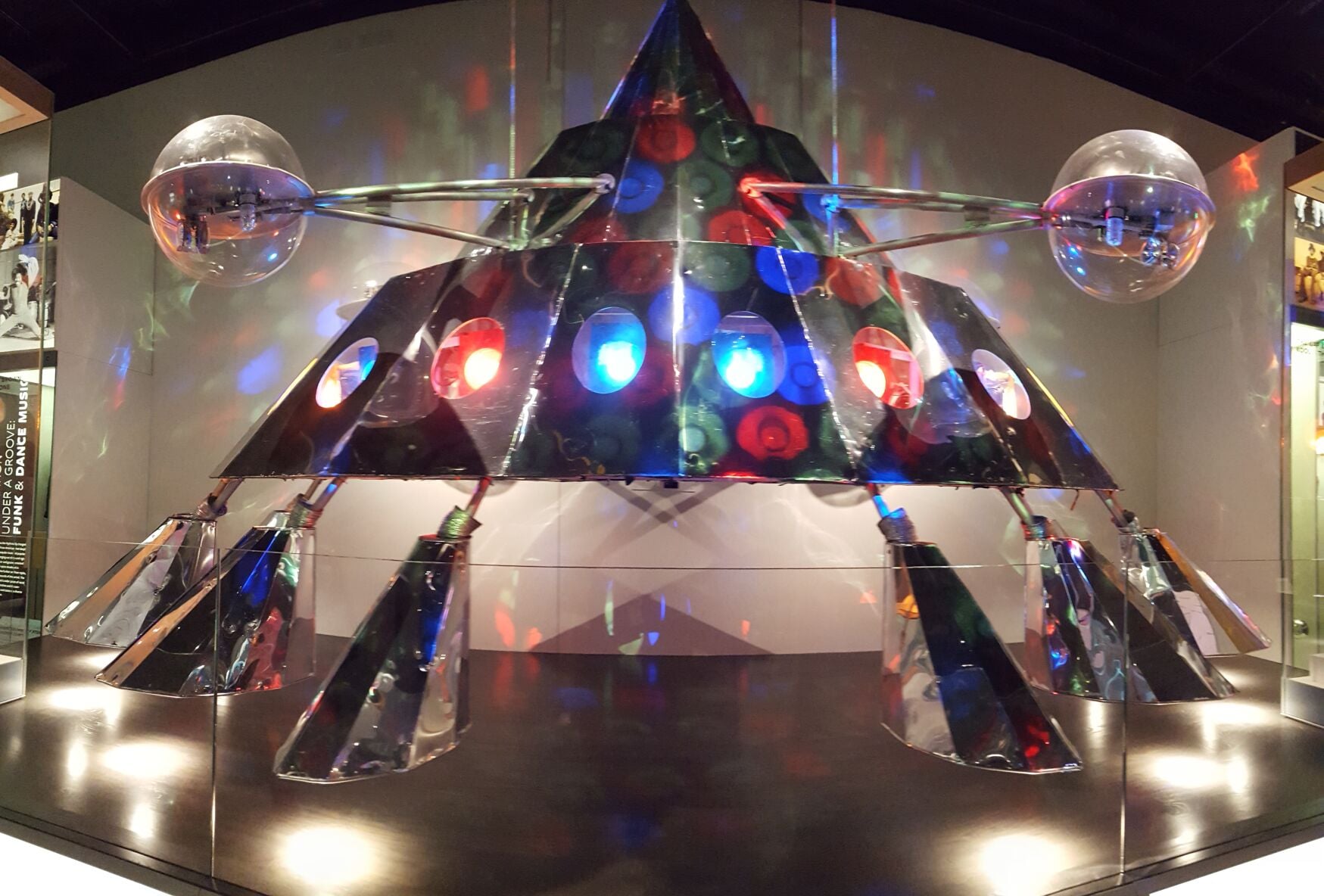 ミュージック FROM THE MOTHERSHIP/FROM THE UNDERGROUND George Clinton's Mothership gets a 2026 upgrade | Events | nola.com