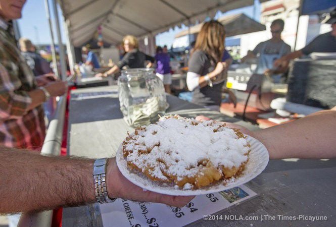 What are you favorite funnel cake toppings!? 🐸🤙🏼 | Funnel Cake | TikTok