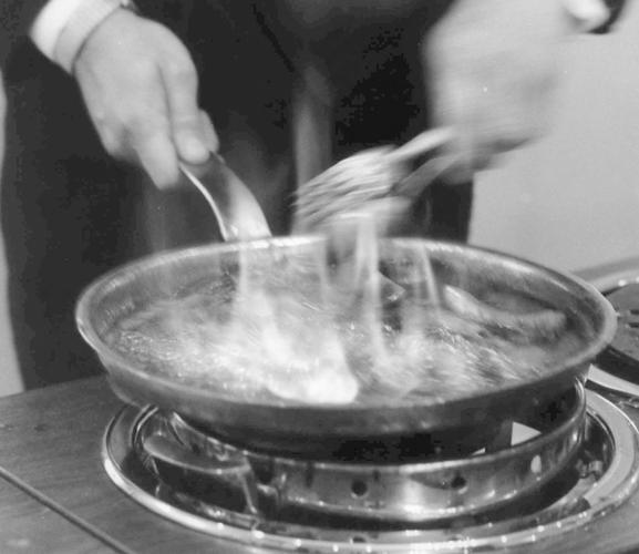 Bananas Foster The history of the classic New Orleans dessert 300