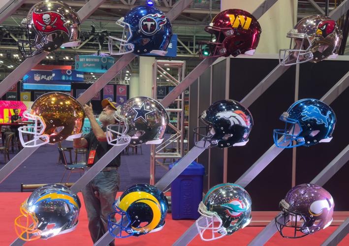 fans in football helmet Full Color Fan FanHeads
