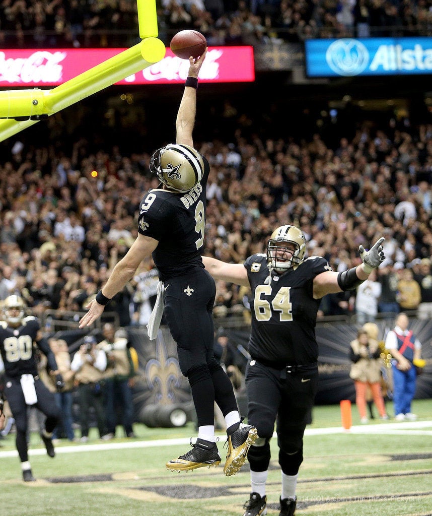 Buffalo Bills Jabari Greer returns a 33-yard interception through the St. Louis  Rams defense for a touchdown in the fourth quarter at the Edward Jones Dome  in St. Louis on September 28