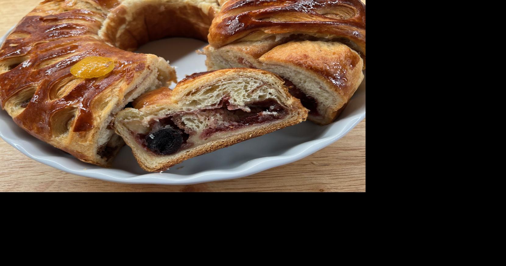 A new king cake inspired by New Orleans cocktail culture is more than meets the eye