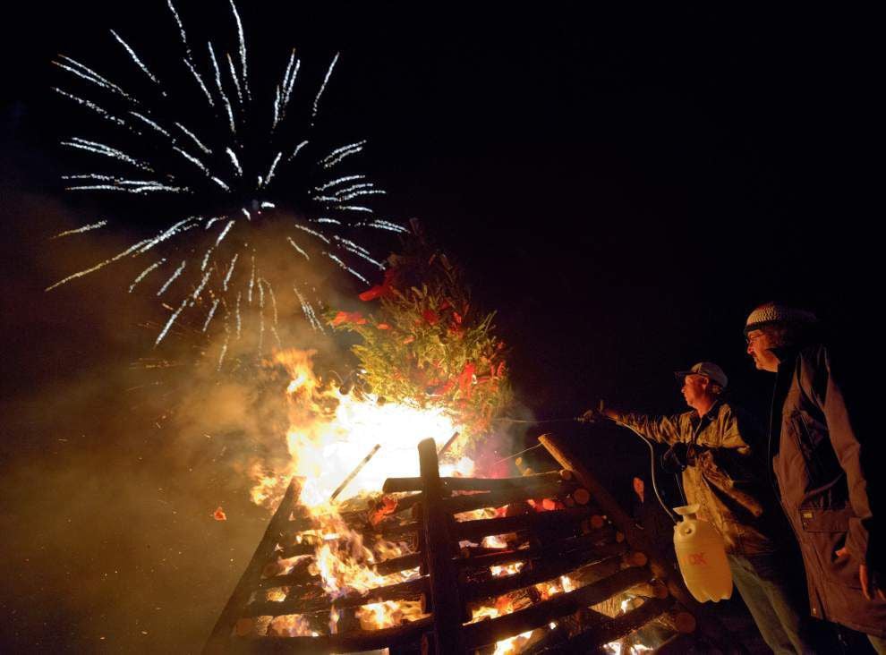This year’s Christmas Eve bonfires along the Mississippi